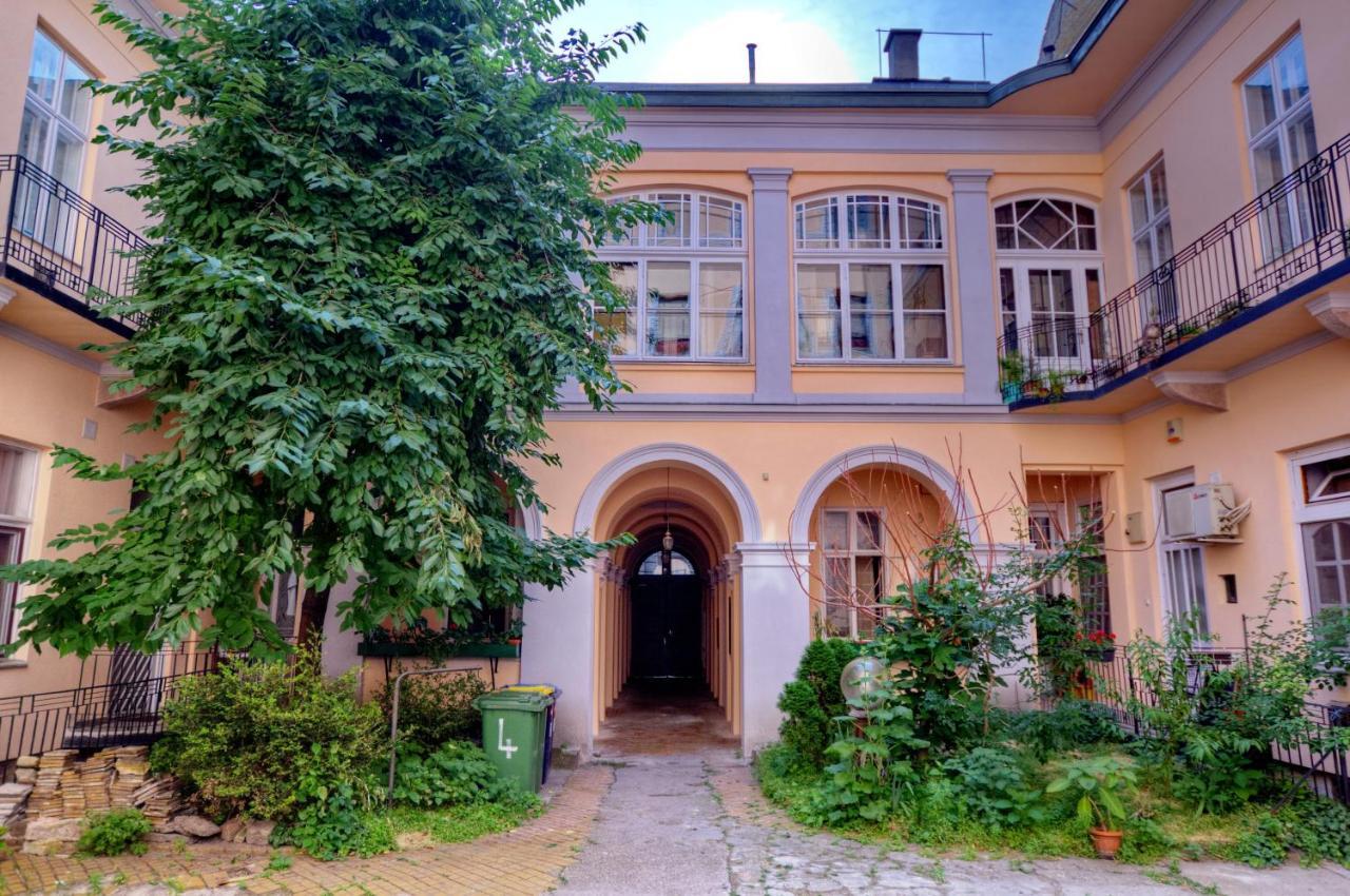 Gellerico Rooms At Horanszky Street Будапеща Екстериор снимка